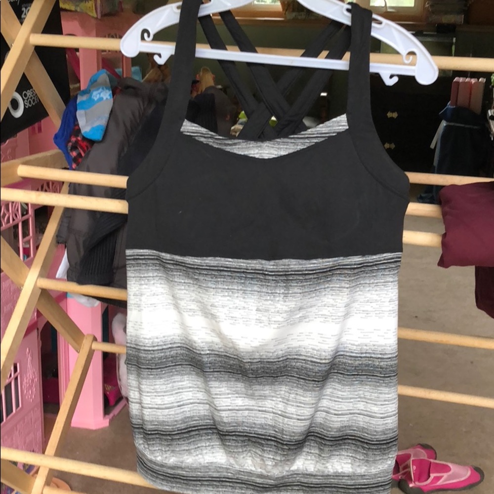 💯 Athleta Black/white shades sports top